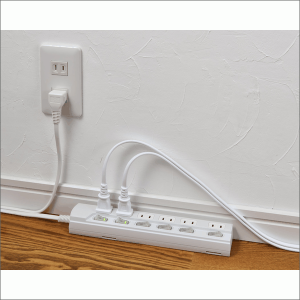 【ELPA（朝日電器）】LEDスイッチ付タップ 4個口（1m） WLK-41(W)