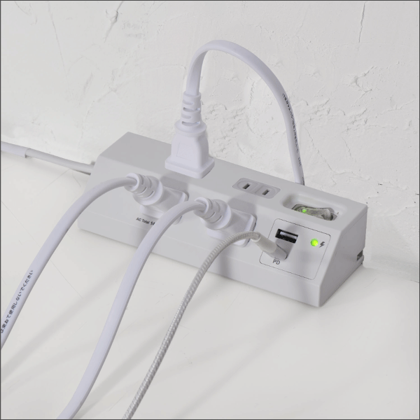 【ELPA（朝日電器）】PD対応 USB 集中スイッチ付デスクタップ（ホワイト） WLS-DS4222SUC(W)