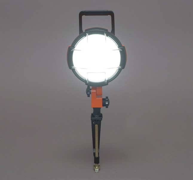 【アイリスオーヤマ】LEDクランプライト 5500lm LWT-5500C